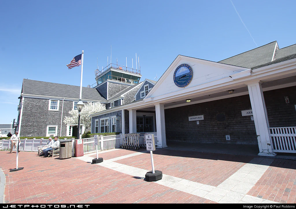 Nantucket Memorial Airport (ACK) - TiLimousine chauffeur service
